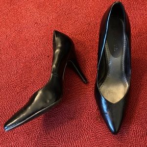 Black high heeled Pumps